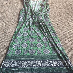 Max Studio Green and Black Paisley sleeveless Midi Dress
